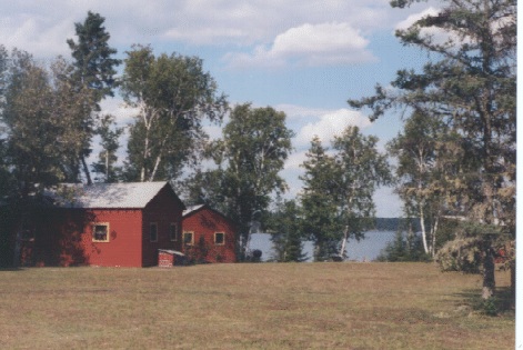 cabin.jpg (66927 bytes)